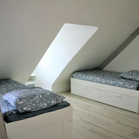 Up & Down By Beds76 Ruan